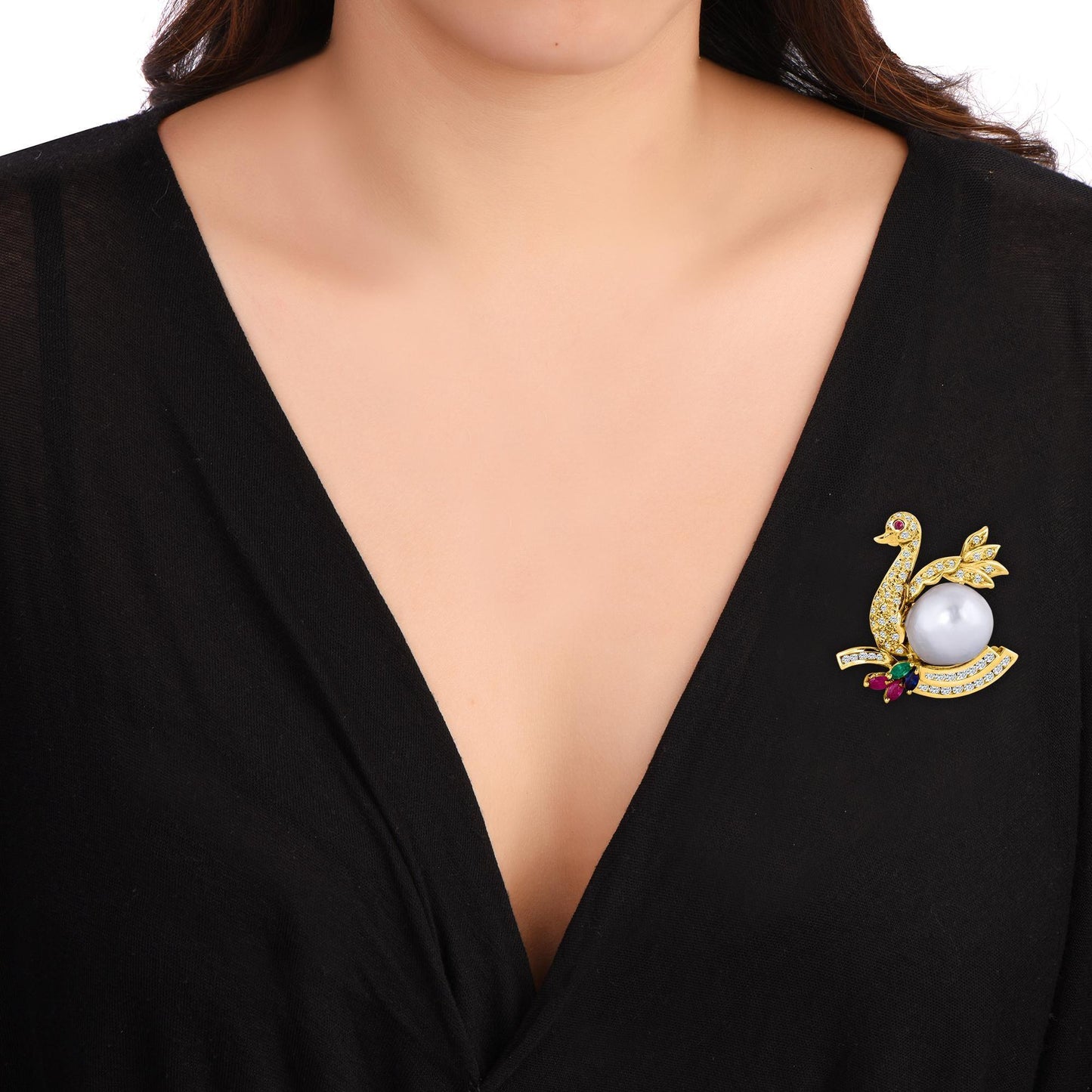 18 Karat Yellow Gold Diamond Swan Brooch with a South Sea Pearl Belly