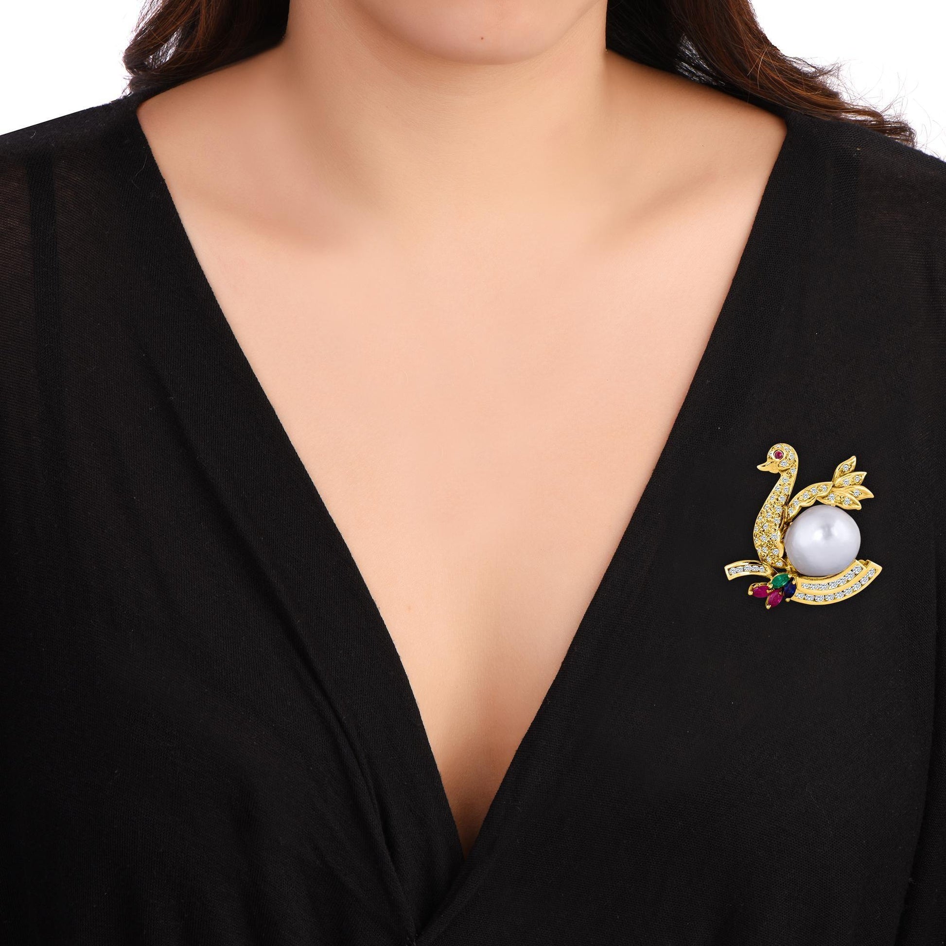 18 Karat Yellow Gold Diamond Swan Brooch with a South Sea Pearl Belly