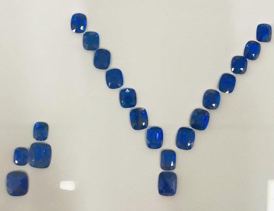 Emilio Jewelry Certified 155.00 Carat Royal Blue Sapphire Necklace Layout