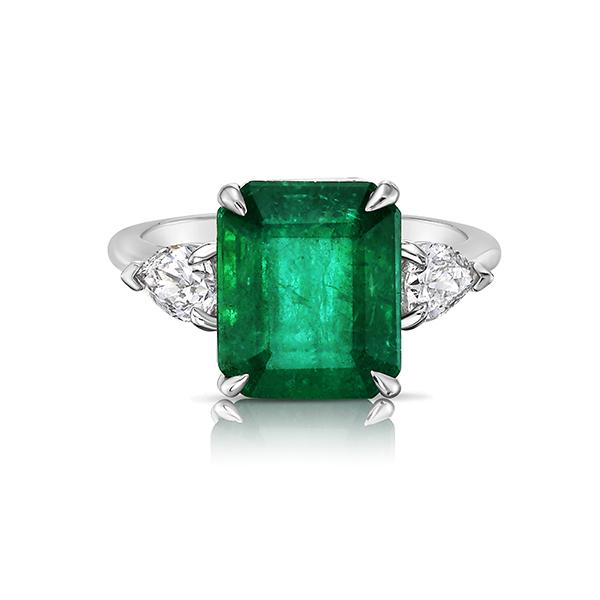 Emilio Jewelry 5.32 Carat Emerald Ring