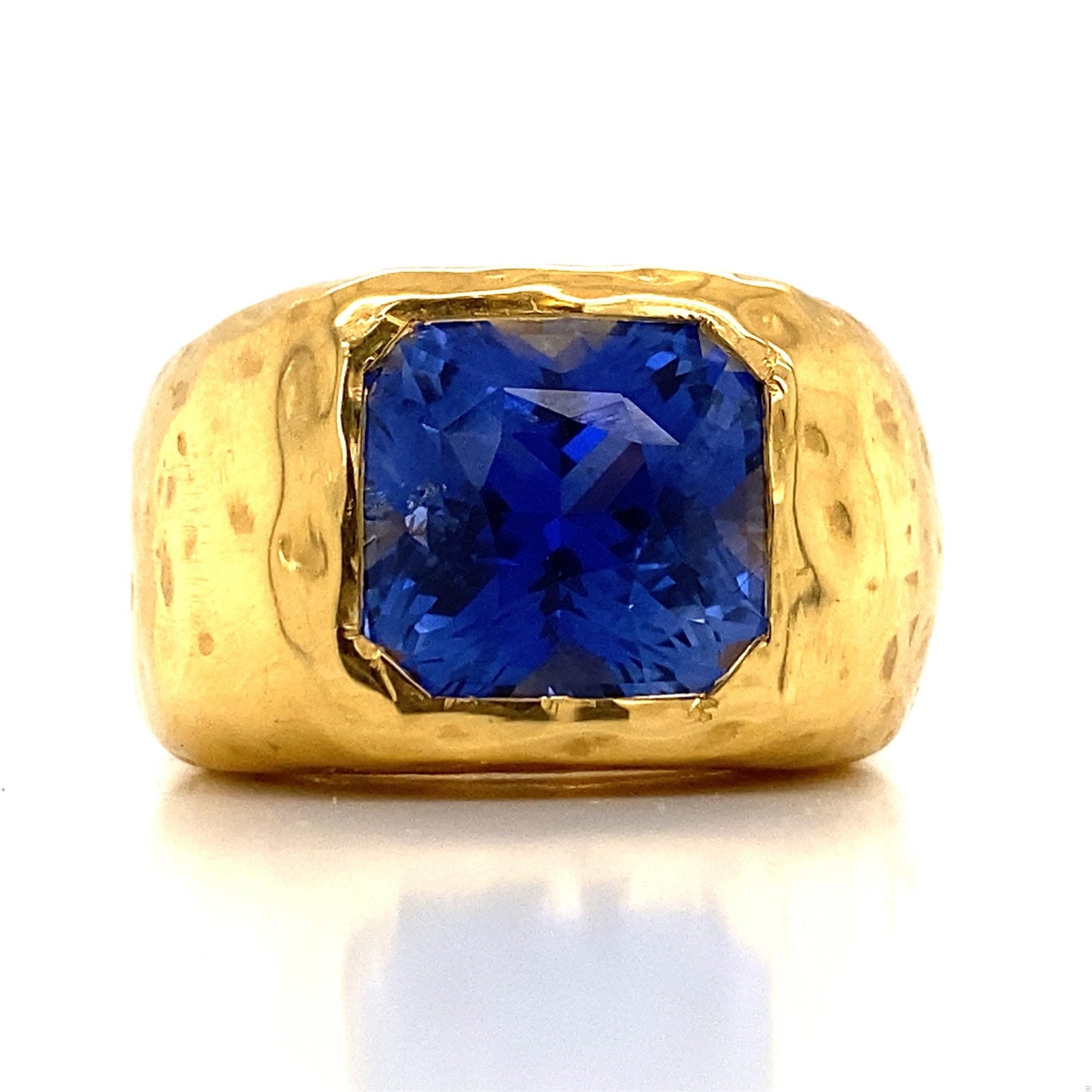 Emilio Jewelry AGL Certified 7.20 Carat Sapphire Ring Set in 22 Karat Gold