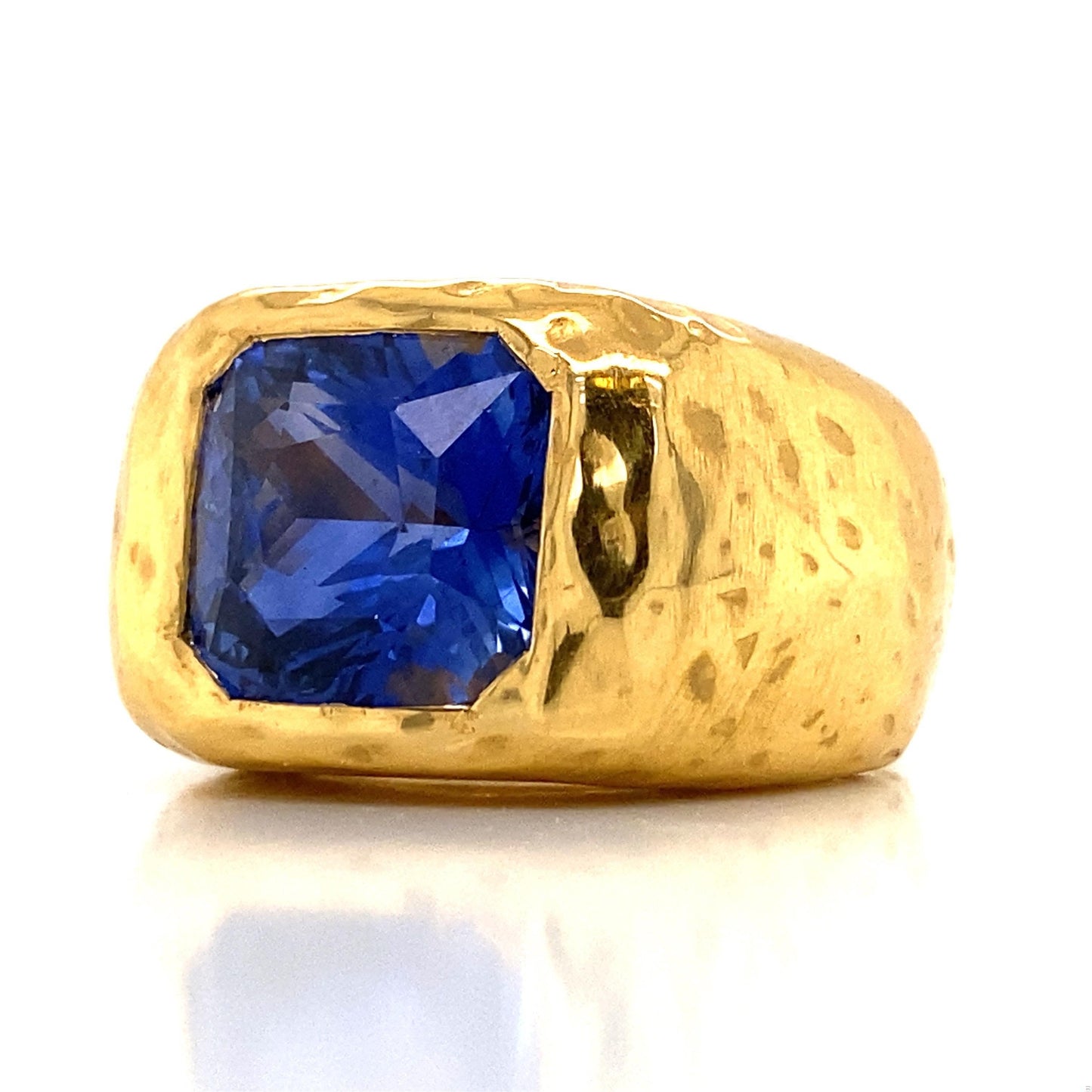Emilio Jewelry AGL Certified 7.20 Carat Sapphire Ring Set in 22 Karat Gold