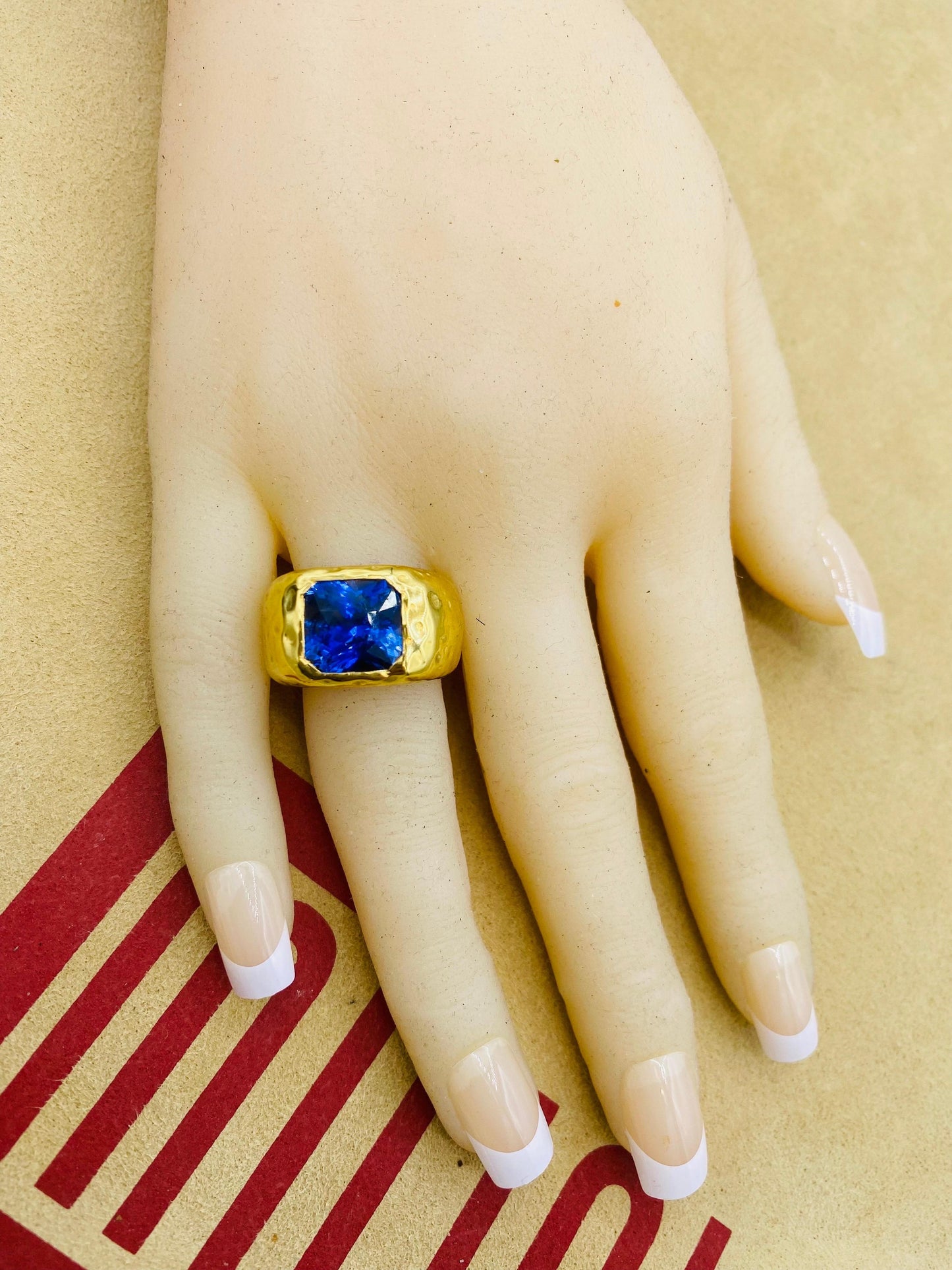 Emilio Jewelry AGL Certified 7.20 Carat Sapphire Ring Set in 22 Karat Gold