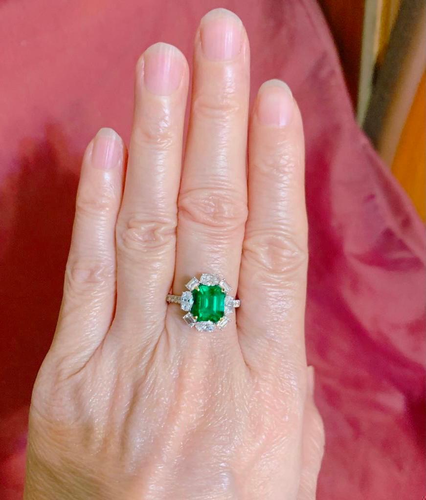 Emilio Jewelry Certified 2.69 Carat Untreated No Oil Emerald Diamond Ring