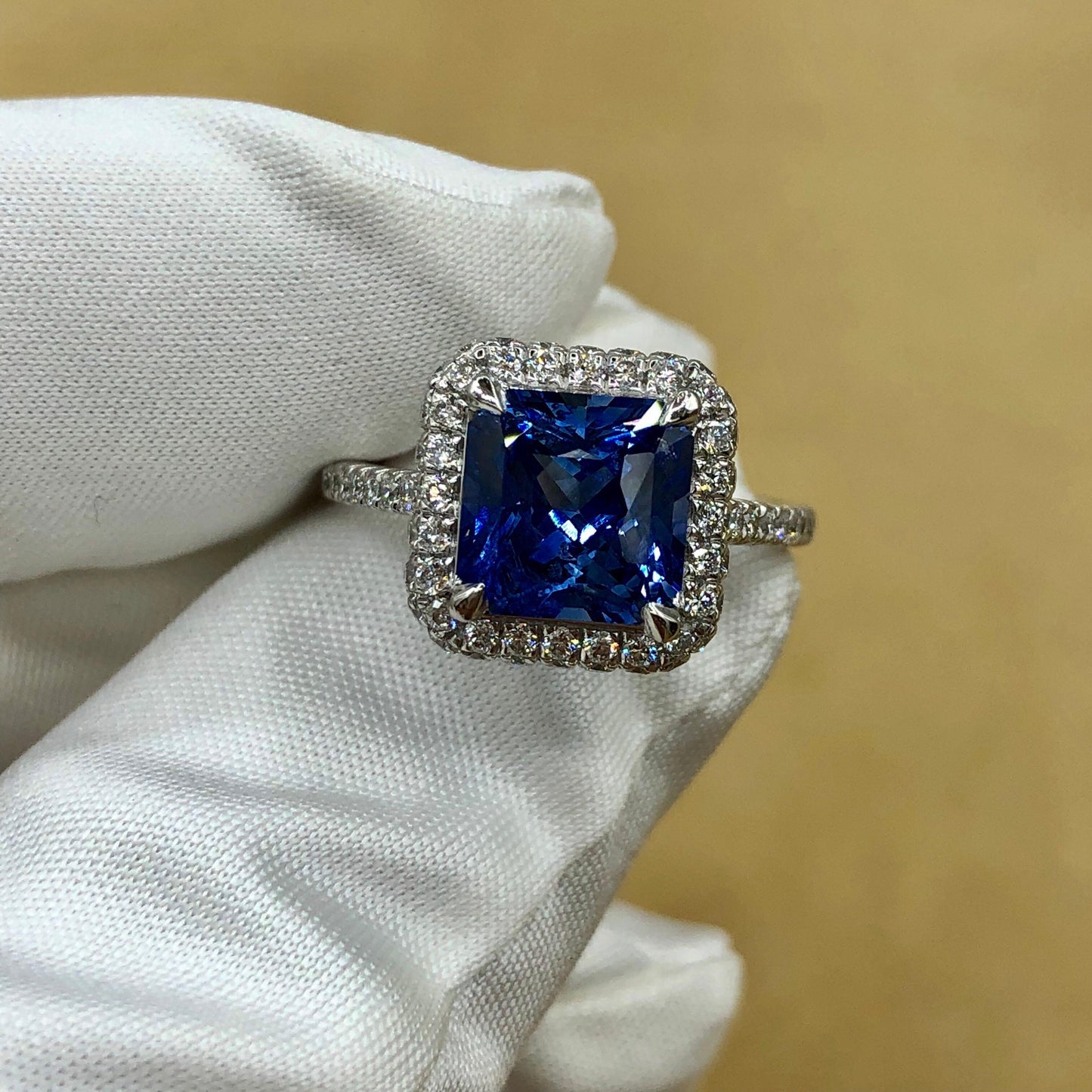 Emilio Jewelry Certified 3.98 Carat Ceylon Sapphire Diamond Ring