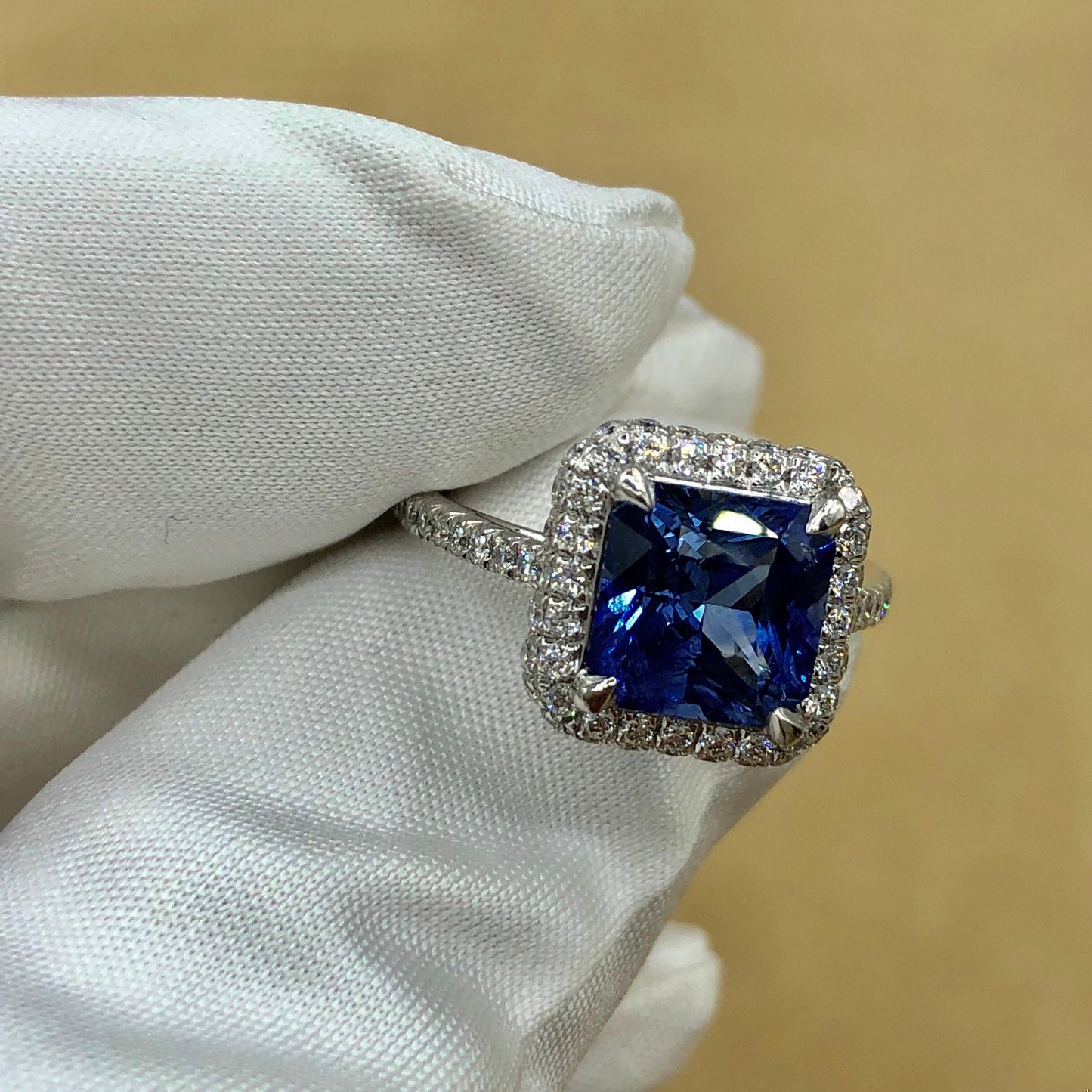Emilio Jewelry Certified 3.98 Carat Ceylon Sapphire Diamond Ring
