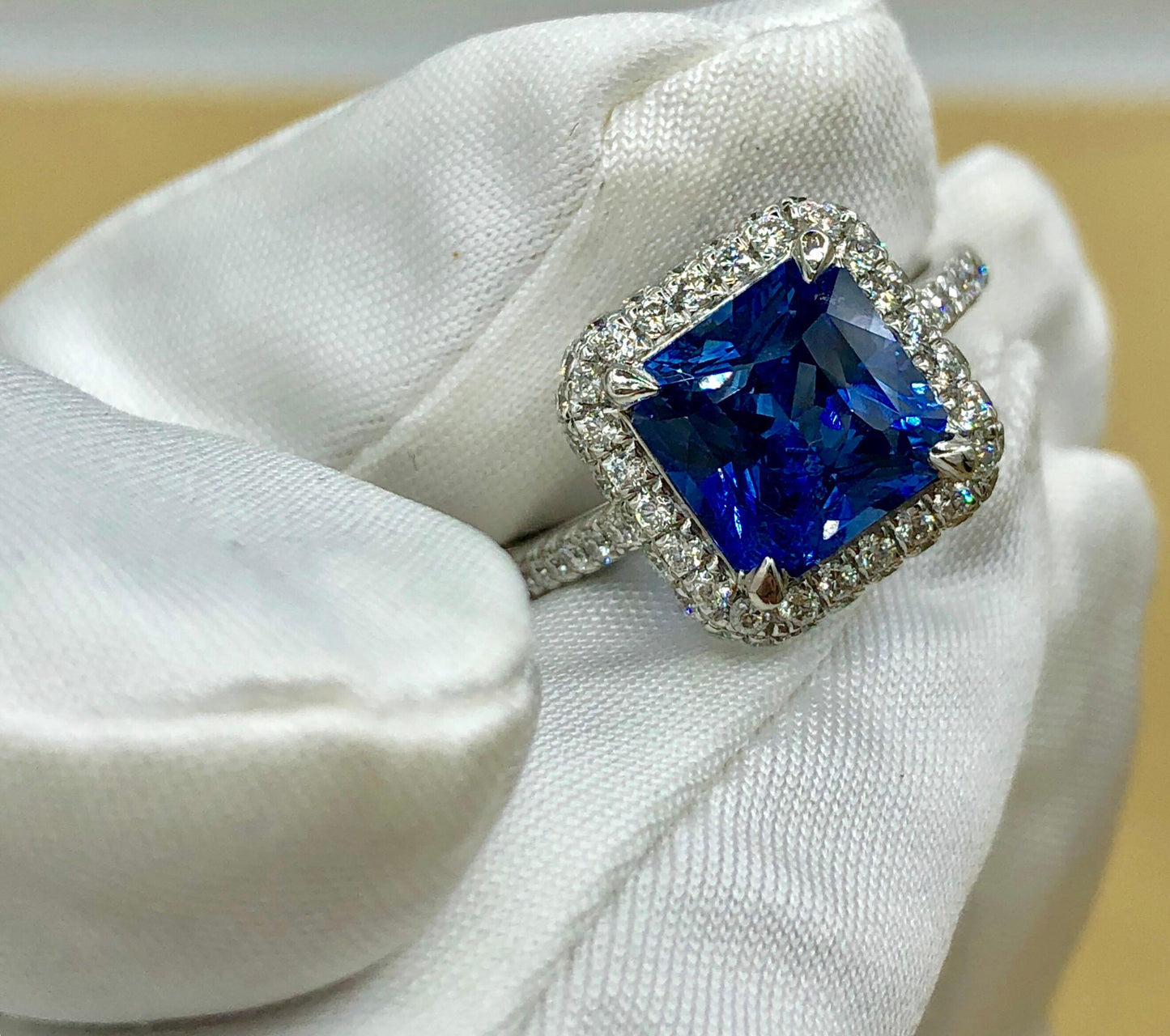 Emilio Jewelry Certified 3.98 Carat Ceylon Sapphire Diamond Ring