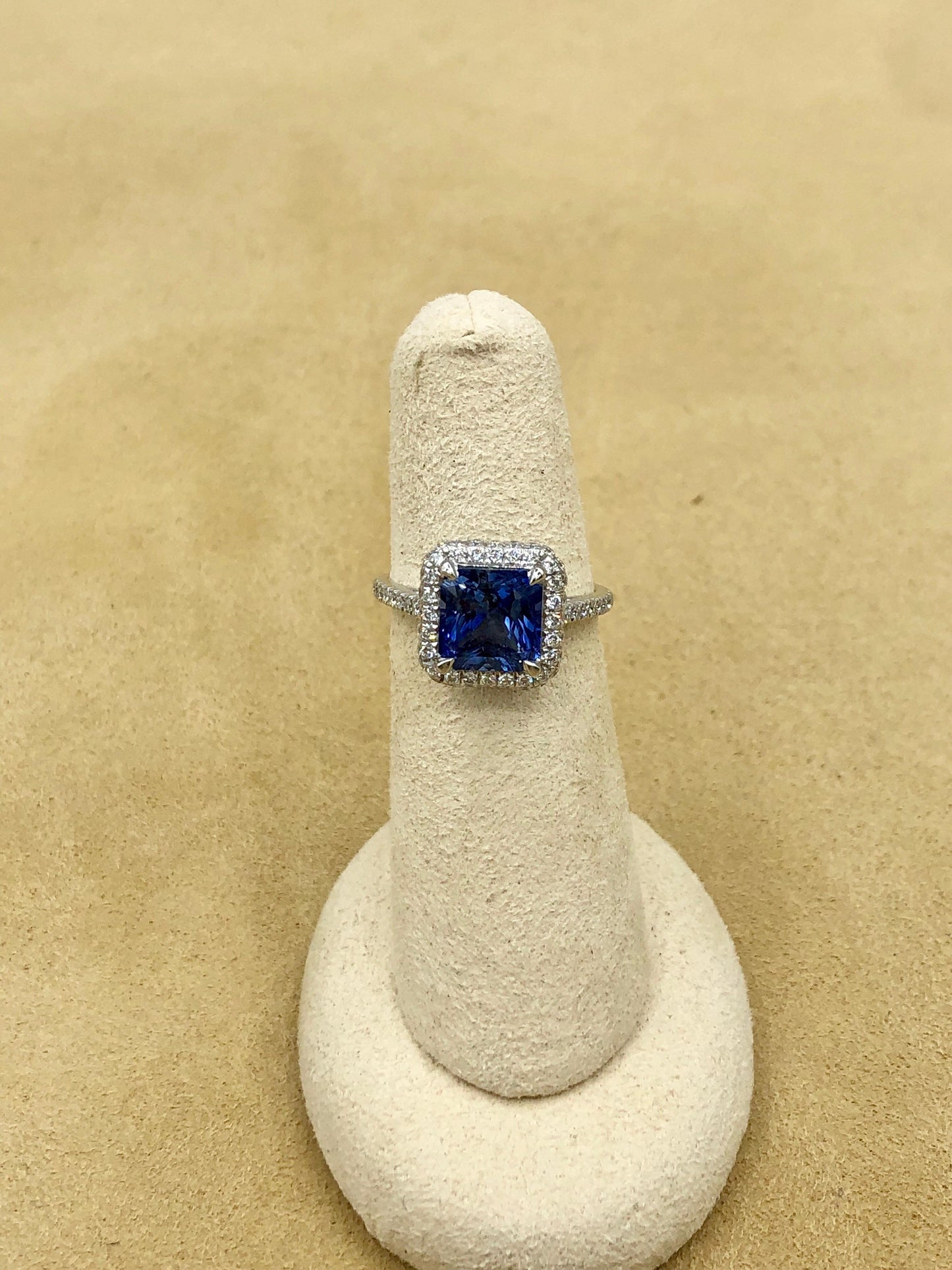 Emilio Jewelry Certified 3.98 Carat Ceylon Sapphire Diamond Ring
