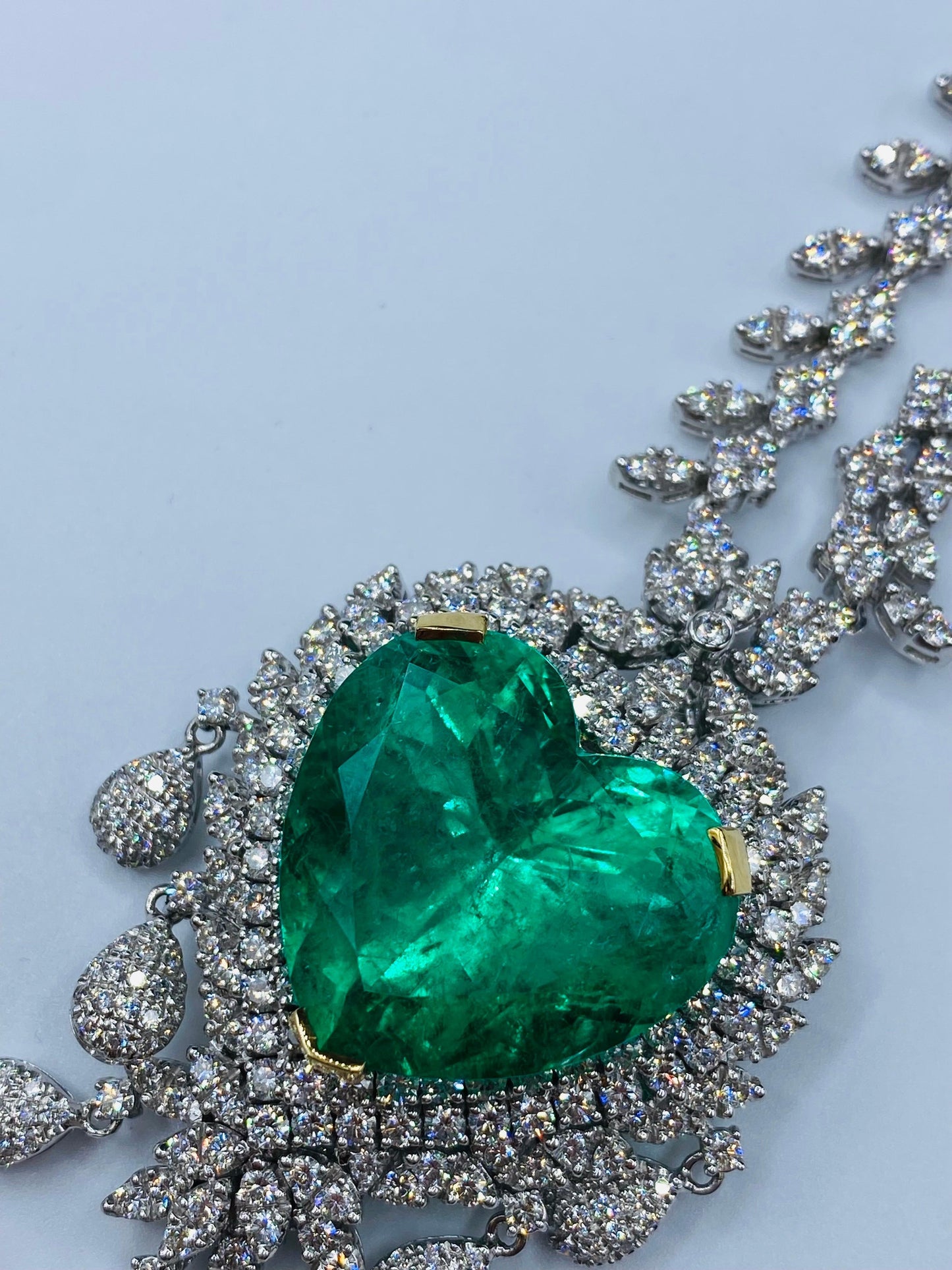Emilio Jewelry Certified 54 Carat Vivid Green Colombian Emerald Heart Necklace