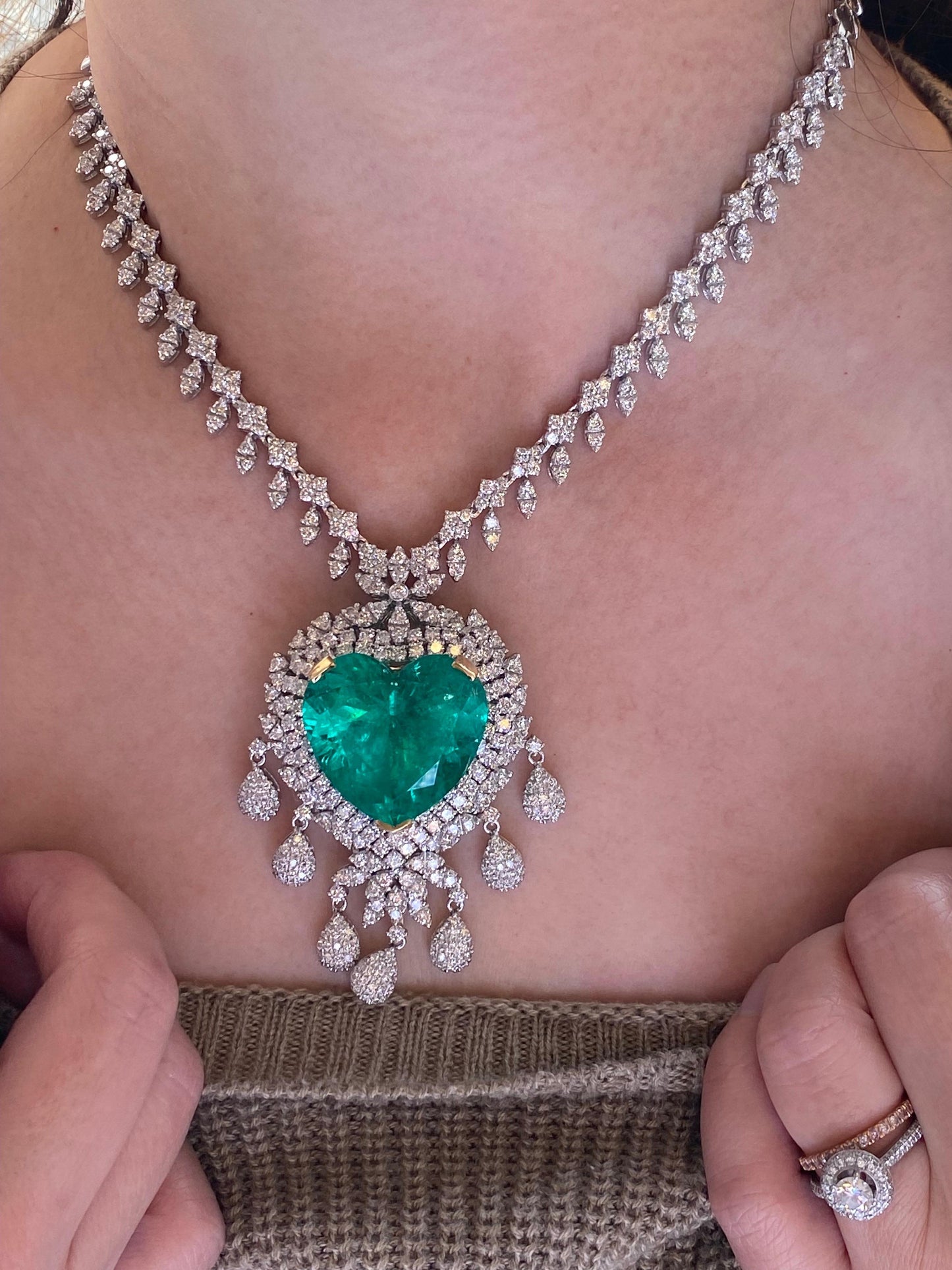 Emilio Jewelry Certified 54 Carat Vivid Green Colombian Emerald Heart Necklace