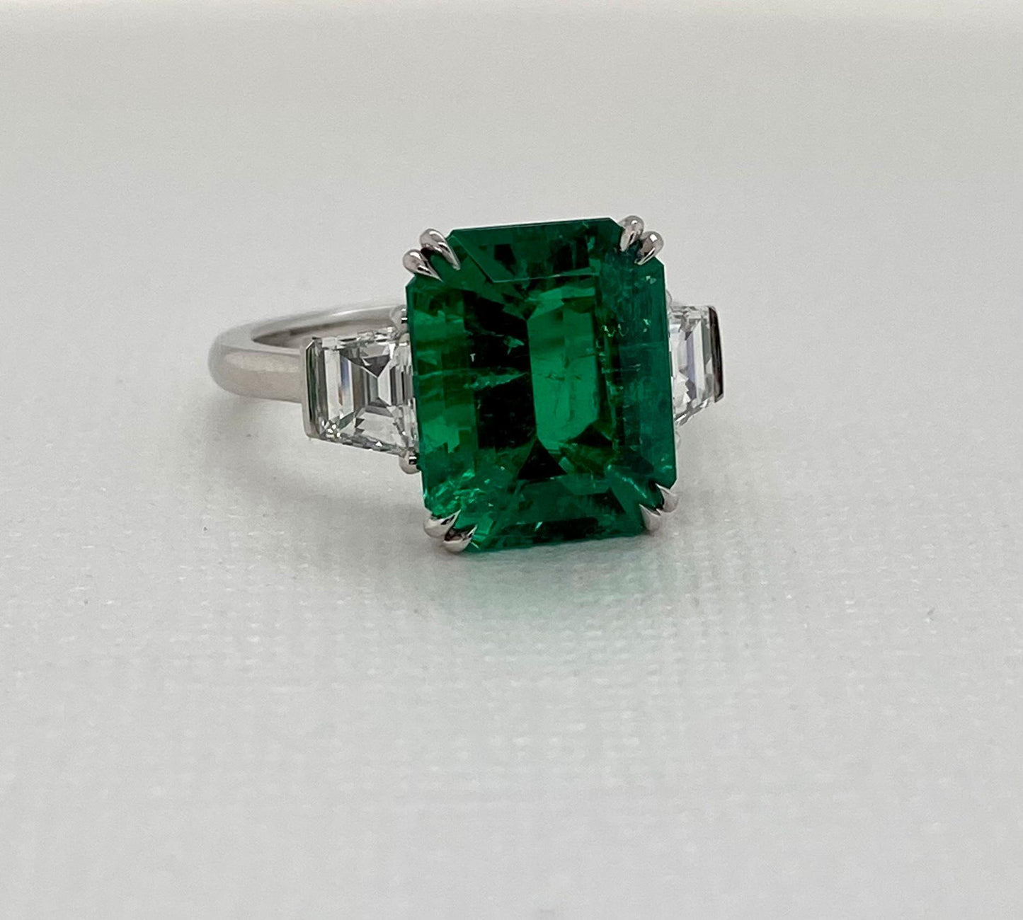 Emilio Jewelry Certified 7.15 Carat Muzo No Oil Colombian Emerald