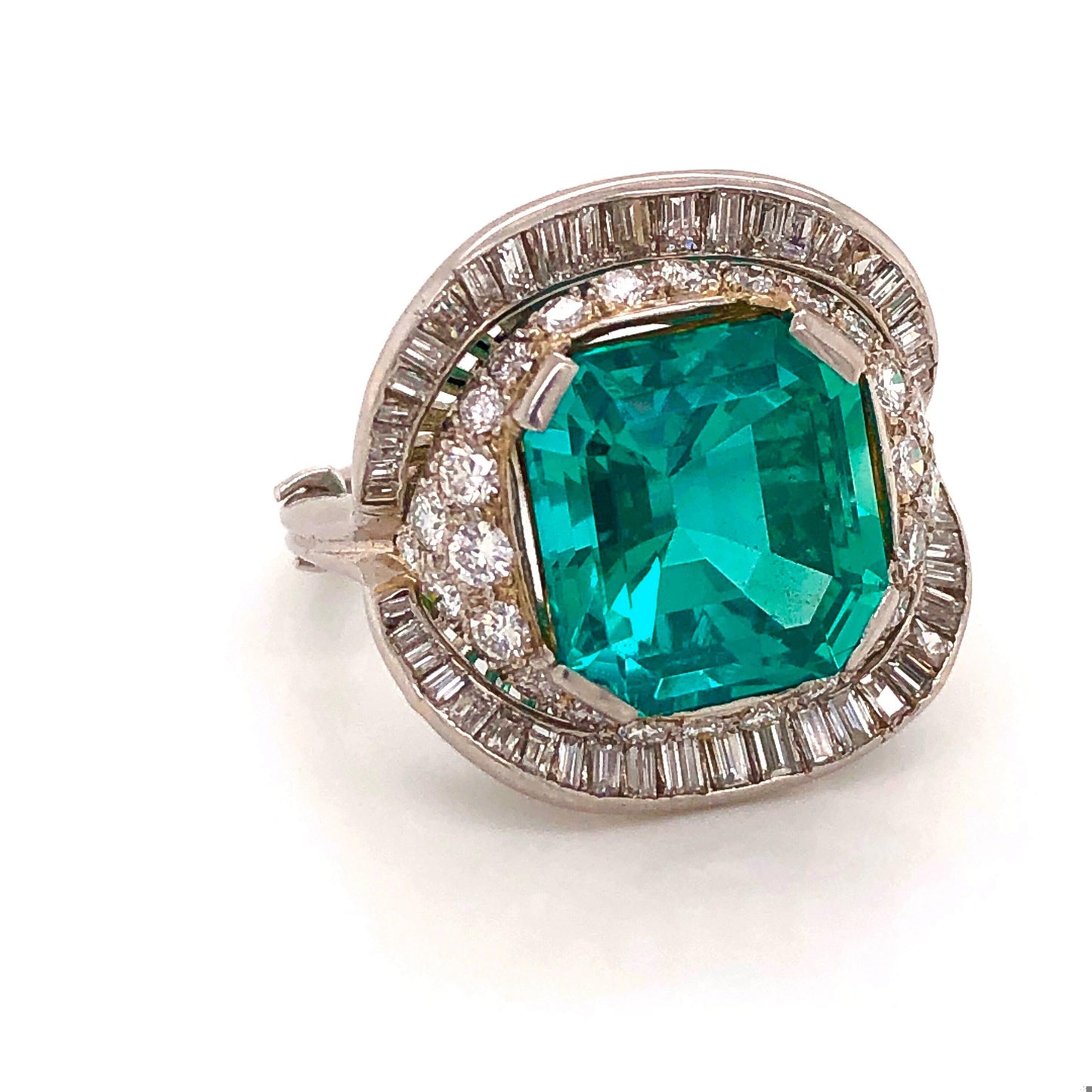 Emilio Jewelry Certified 9.08 Carat Muzo No Oil Colombian Emerald Ring