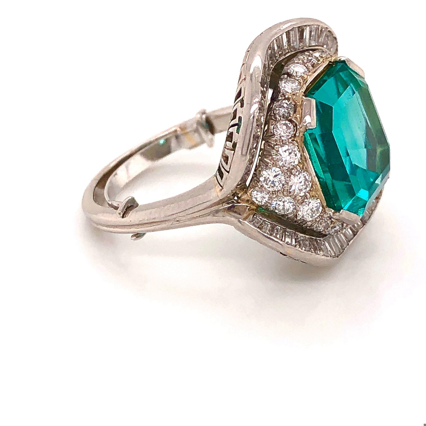 Emilio Jewelry Certified 9.08 Carat Muzo No Oil Colombian Emerald Ring