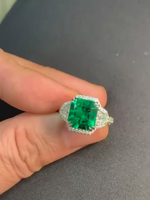 Emilio Jewelry Certified 4.00 Carat No Oil Muzo Vivid Green Emerald Ri