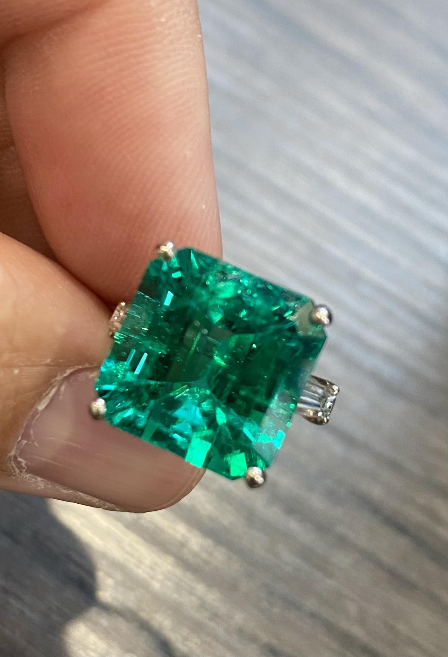 Emilio Jewelry 10.00 Carat Colombian Emerald Ring