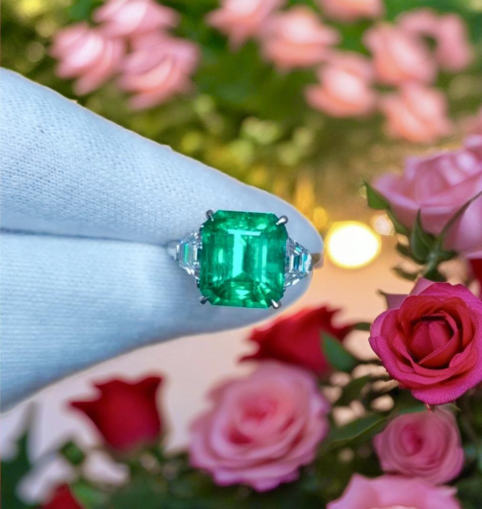 Emilio Jewelry Certified Vivid Green 5.50 Carat No Oil Muzo Emerald Ring