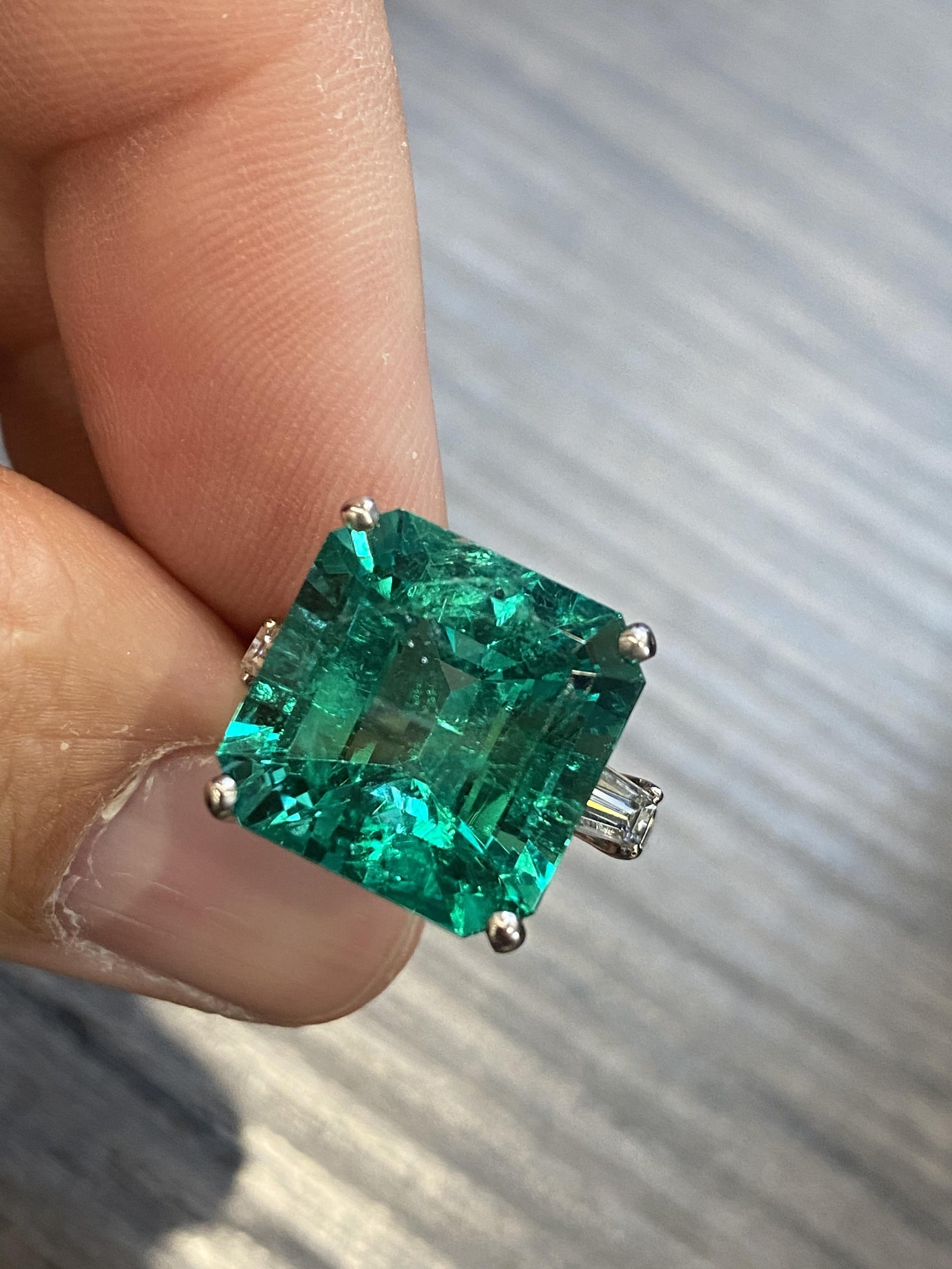 Emilio Jewelry 10.00 Carat Colombian Emerald Ring