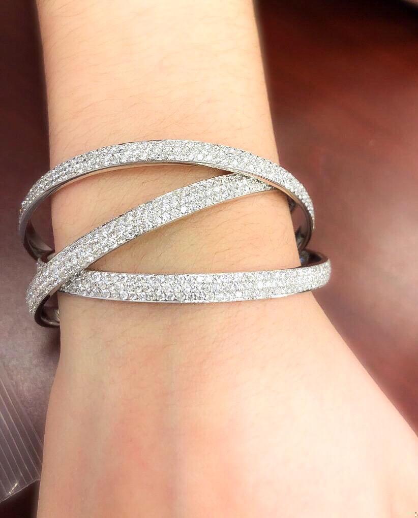 Emilio Jewelry 20.00 Carat Pave Diamond Rolling Bangle