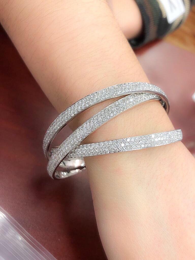 Emilio Jewelry 20.00 Carat Pave Diamond Rolling Bangle
