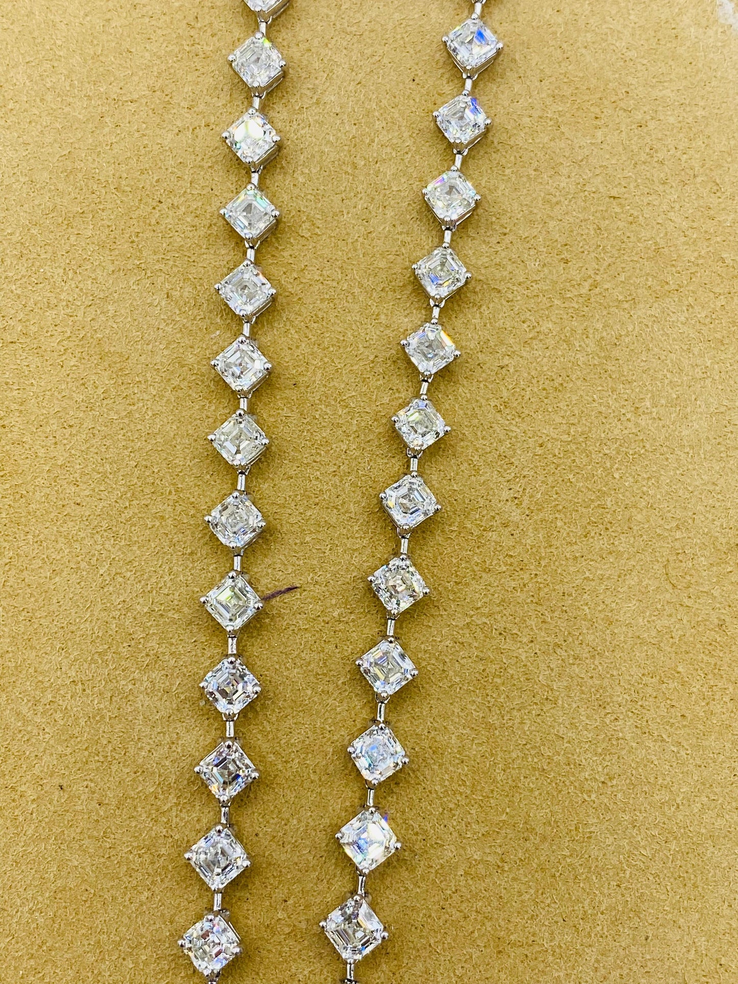 Emilio Jewelry 33.00 Carat Diamond Necklace