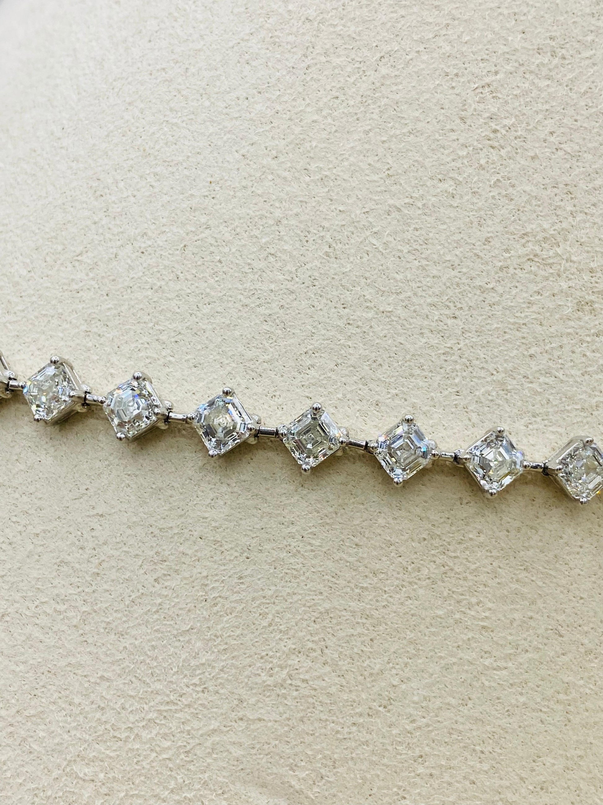 Emilio Jewelry 33.00 Carat Diamond Necklace