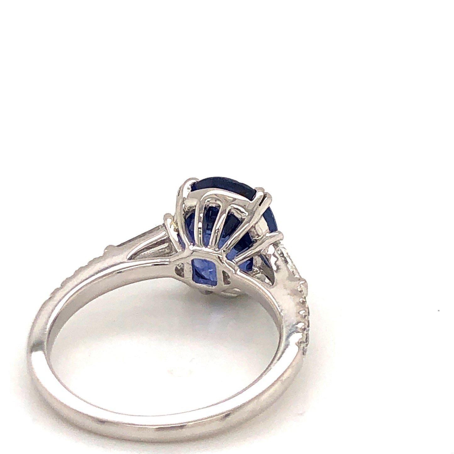 Emilio Jewelry 5.07 Carat Certified Ceylon Sapphire Diamond Ring