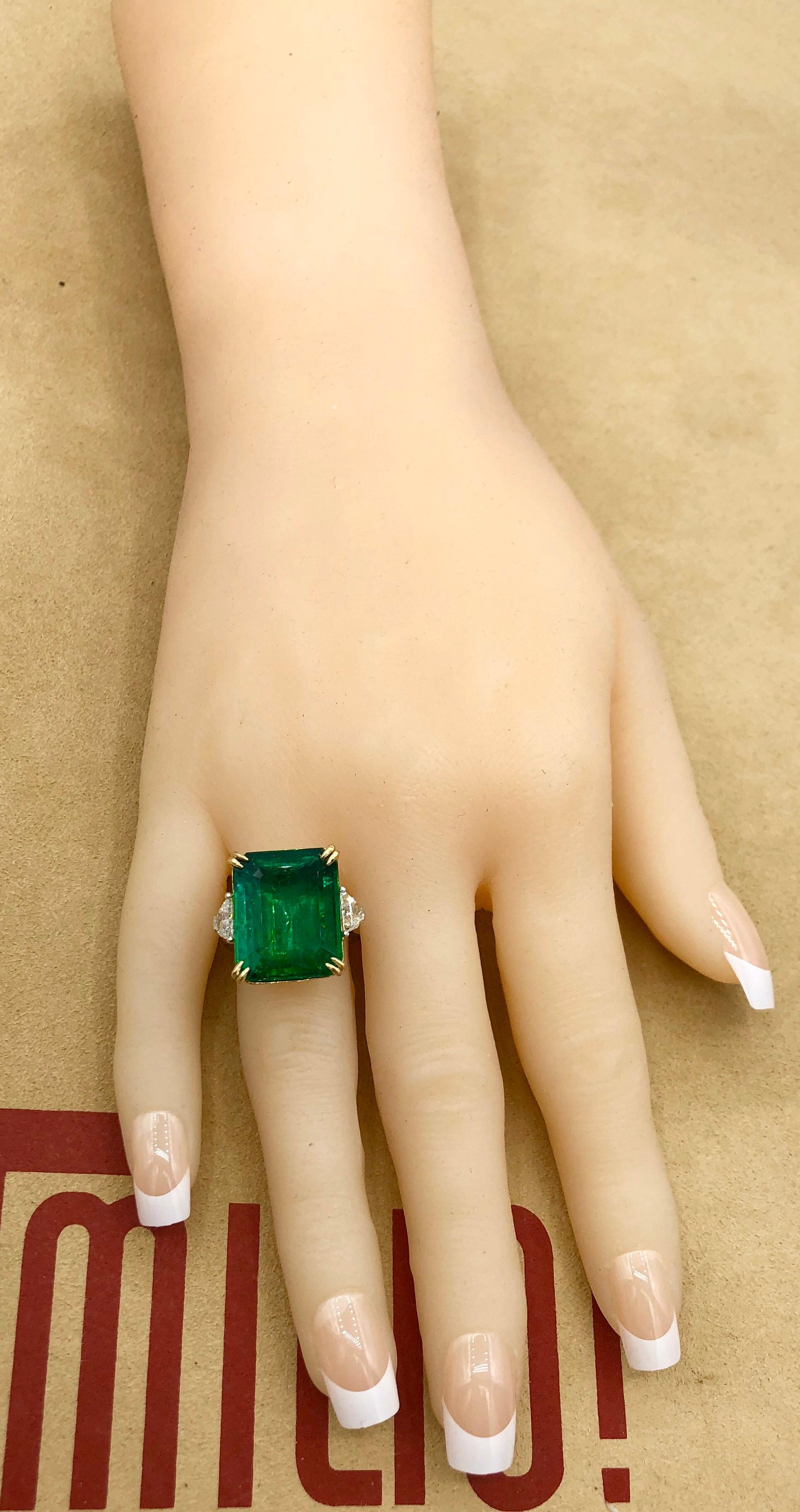 Emilio Jewelry Certified 19.21 Carat Emerald Diamond Ring