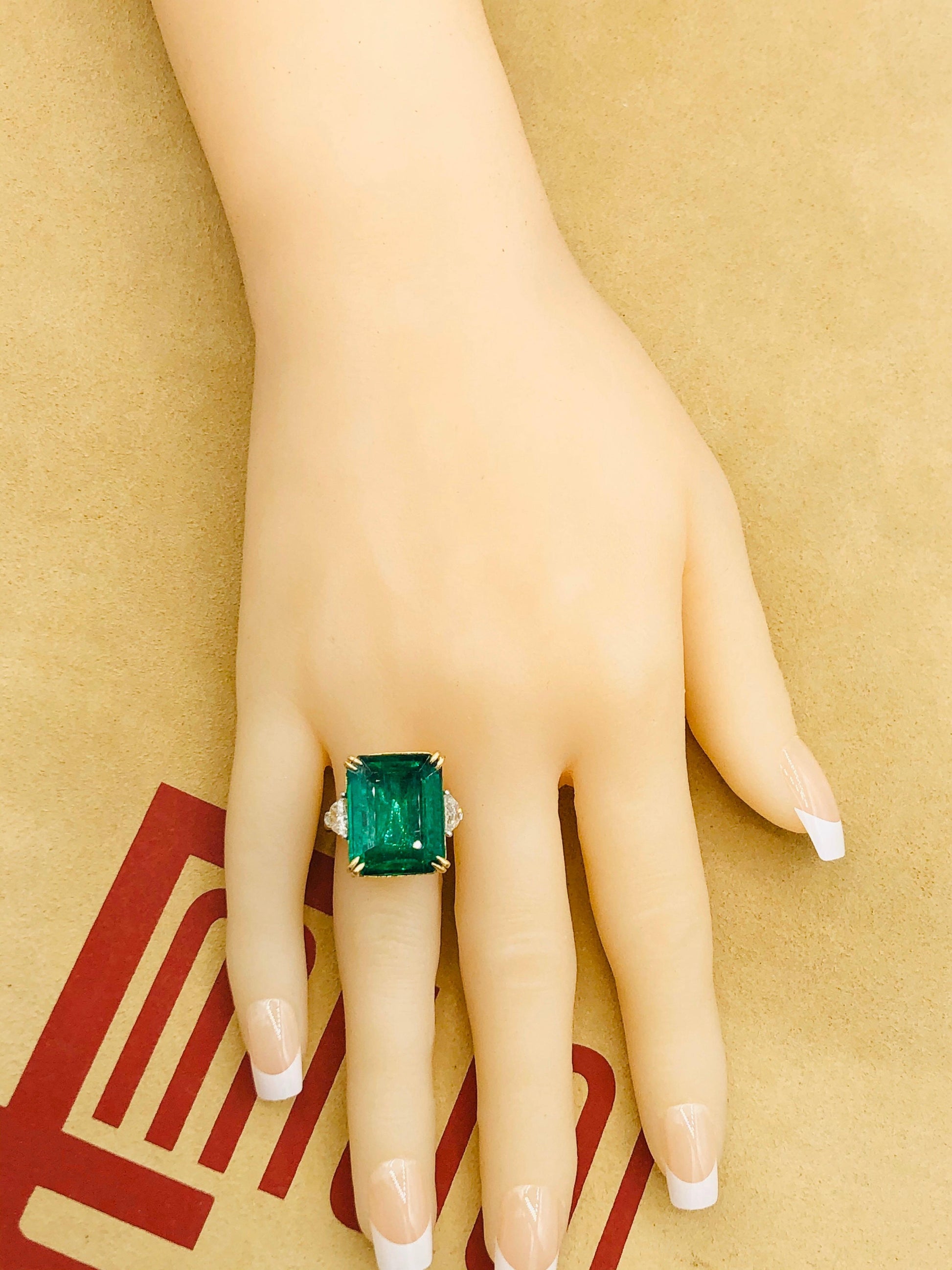 Emilio Jewelry Certified 19.21 Carat Emerald Diamond Ring