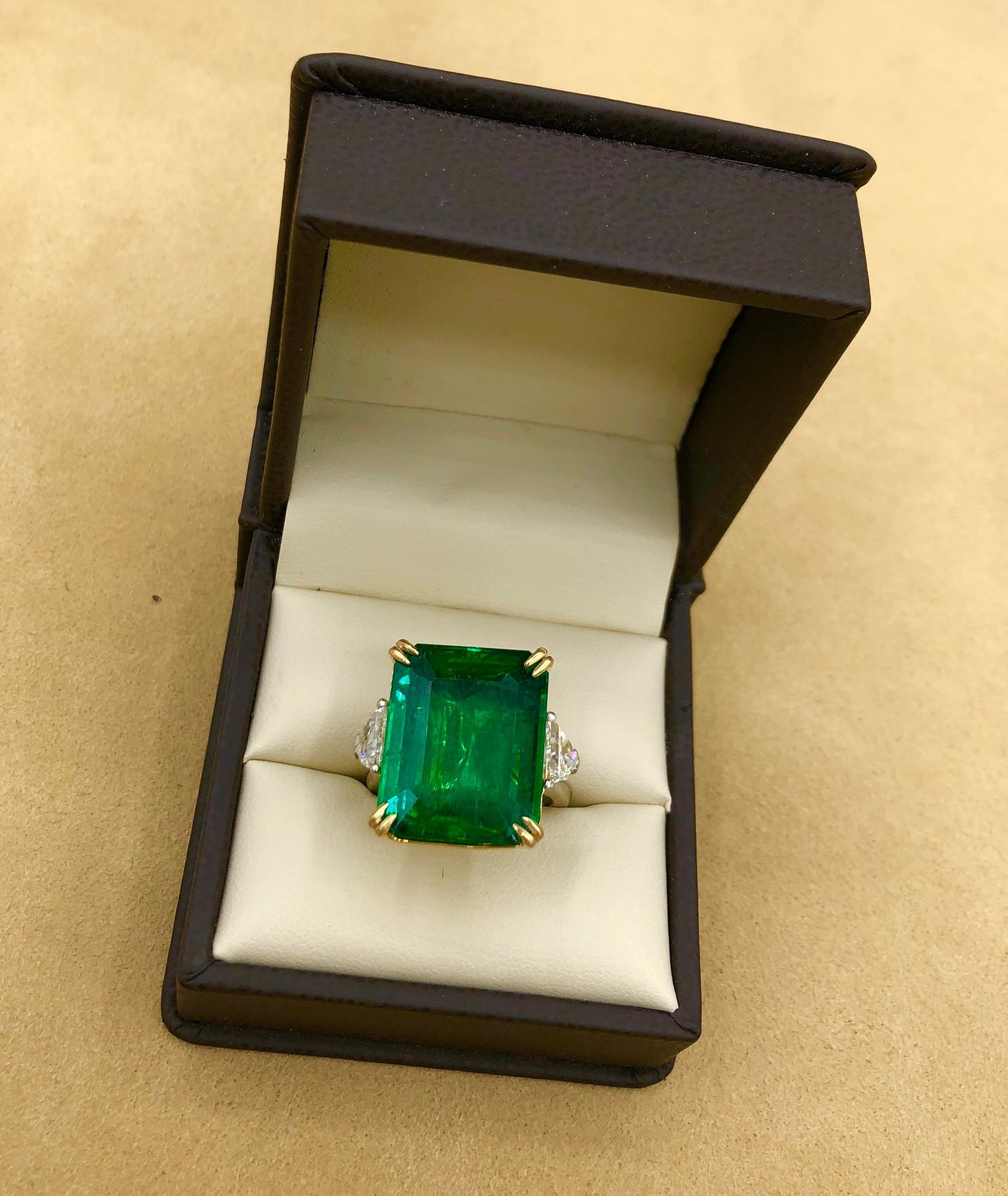 Emilio Jewelry Certified 19.21 Carat Emerald Diamond Ring