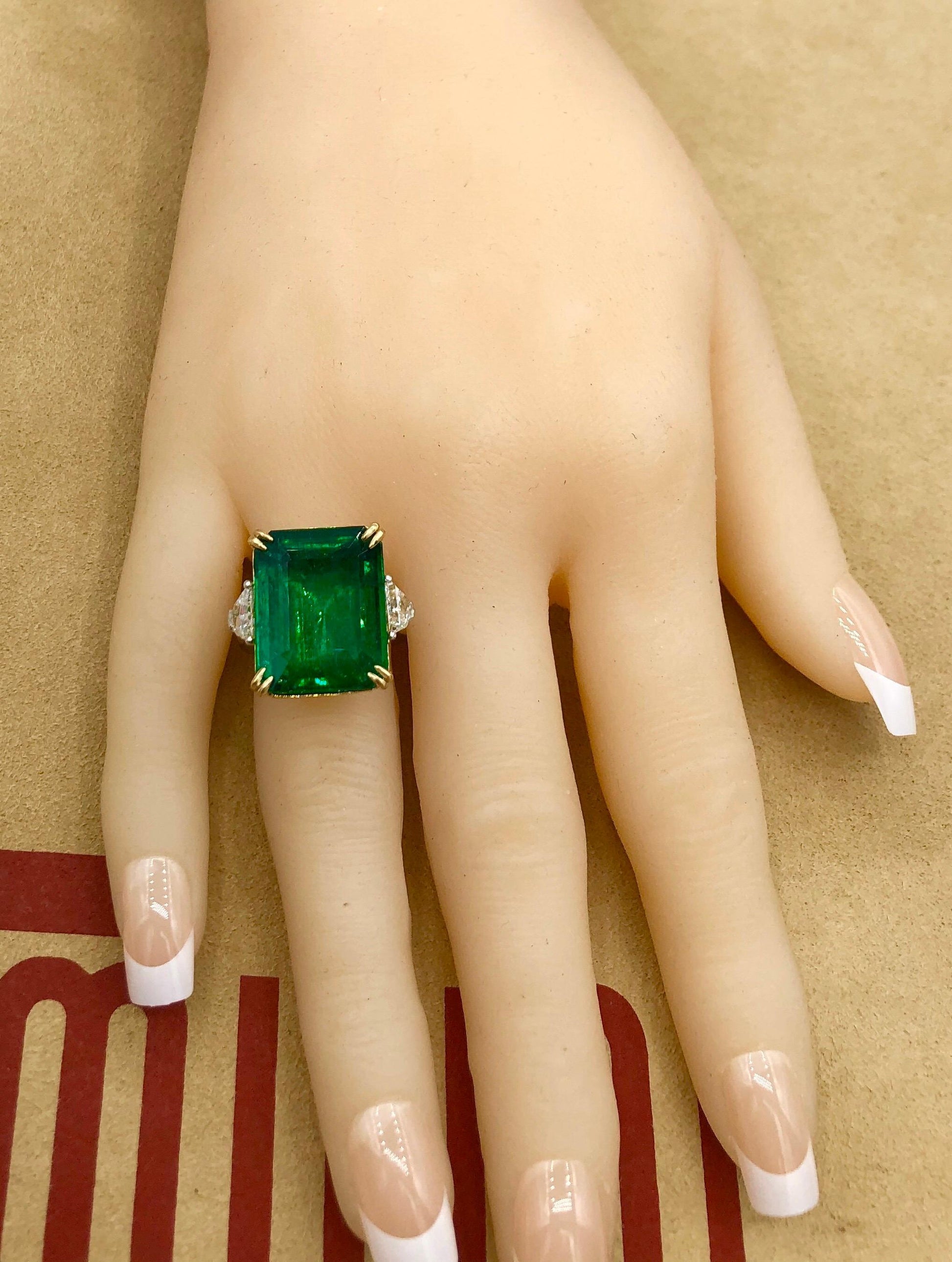 Emilio Jewelry Certified 19.21 Carat Emerald Diamond Ring
