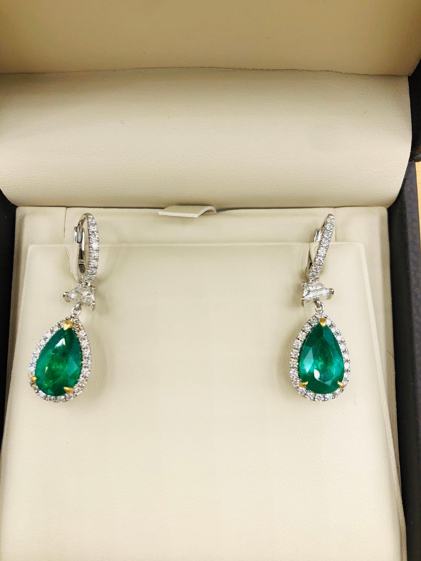 Emilio Jewelry Certified 6.70 Carat Vivid Green Colombian Emerald Earrings