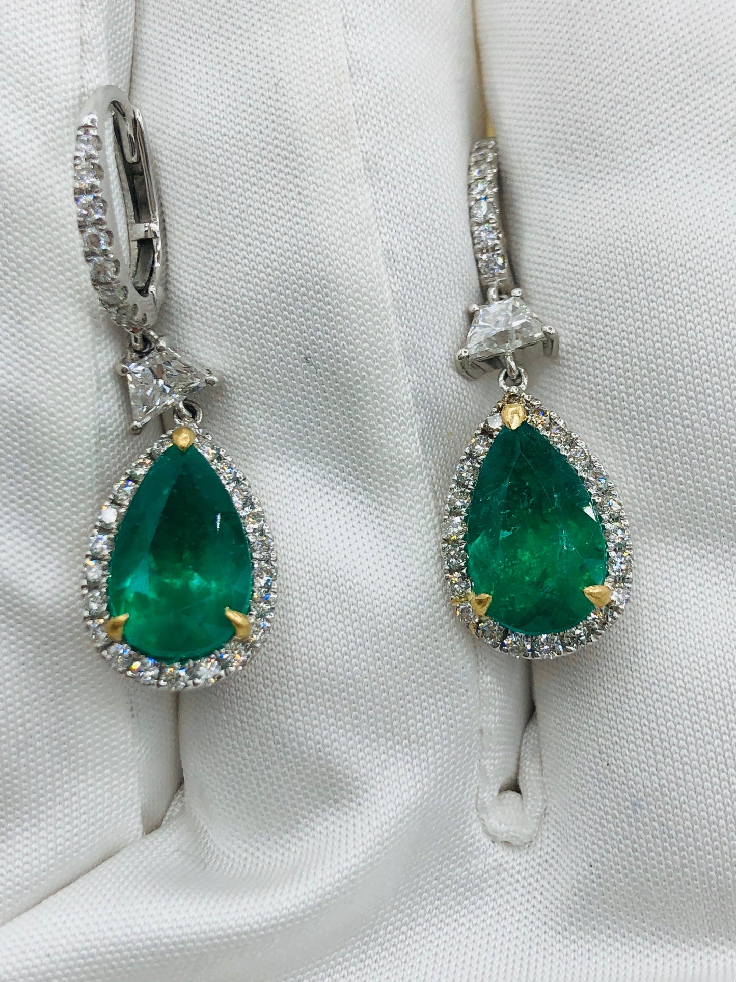 Emilio Jewelry Certified 6.70 Carat Vivid Green Colombian Emerald Earrings