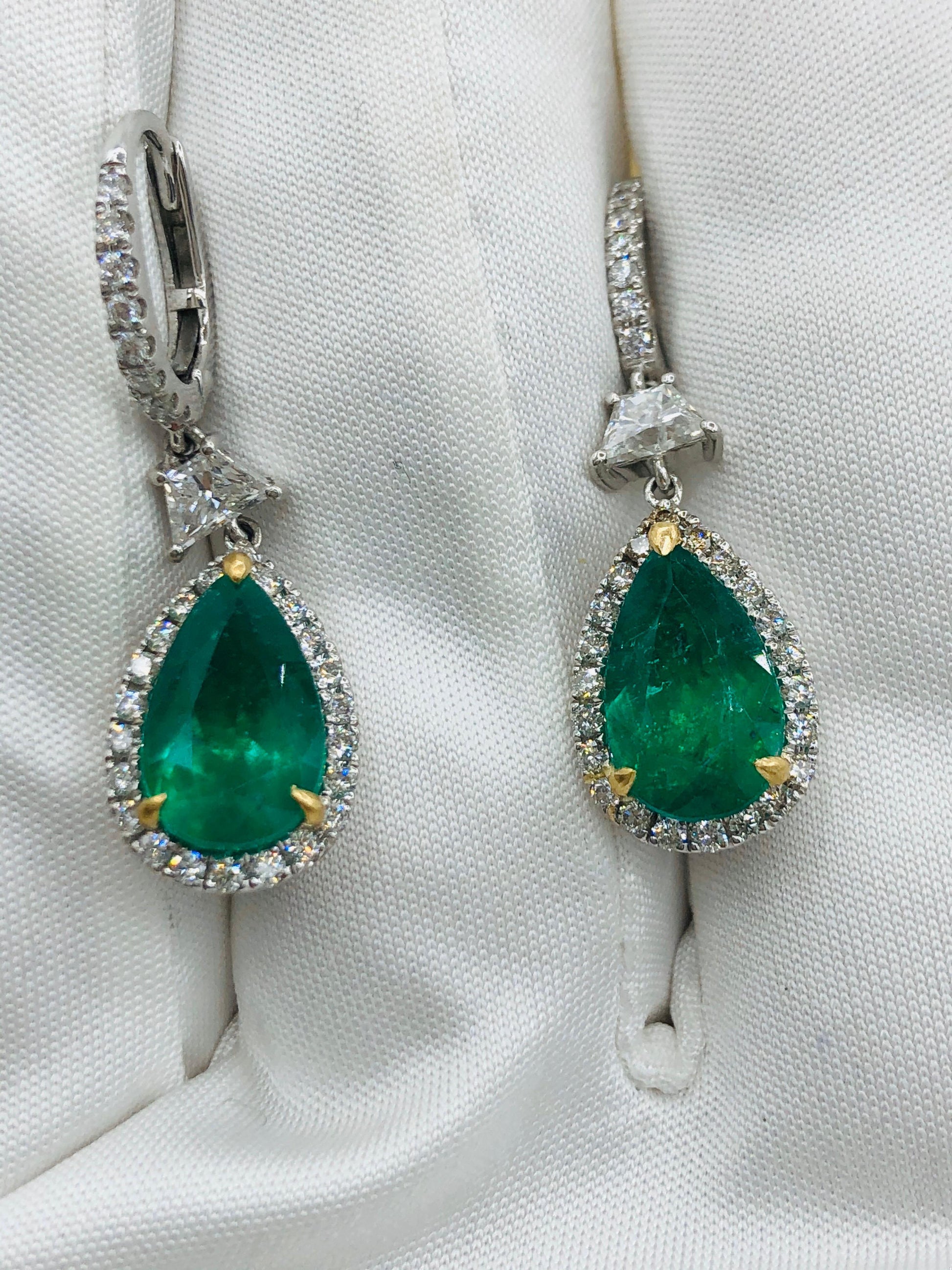 Emilio Jewelry Certified 6.70 Carat Vivid Green Colombian Emerald Earrings