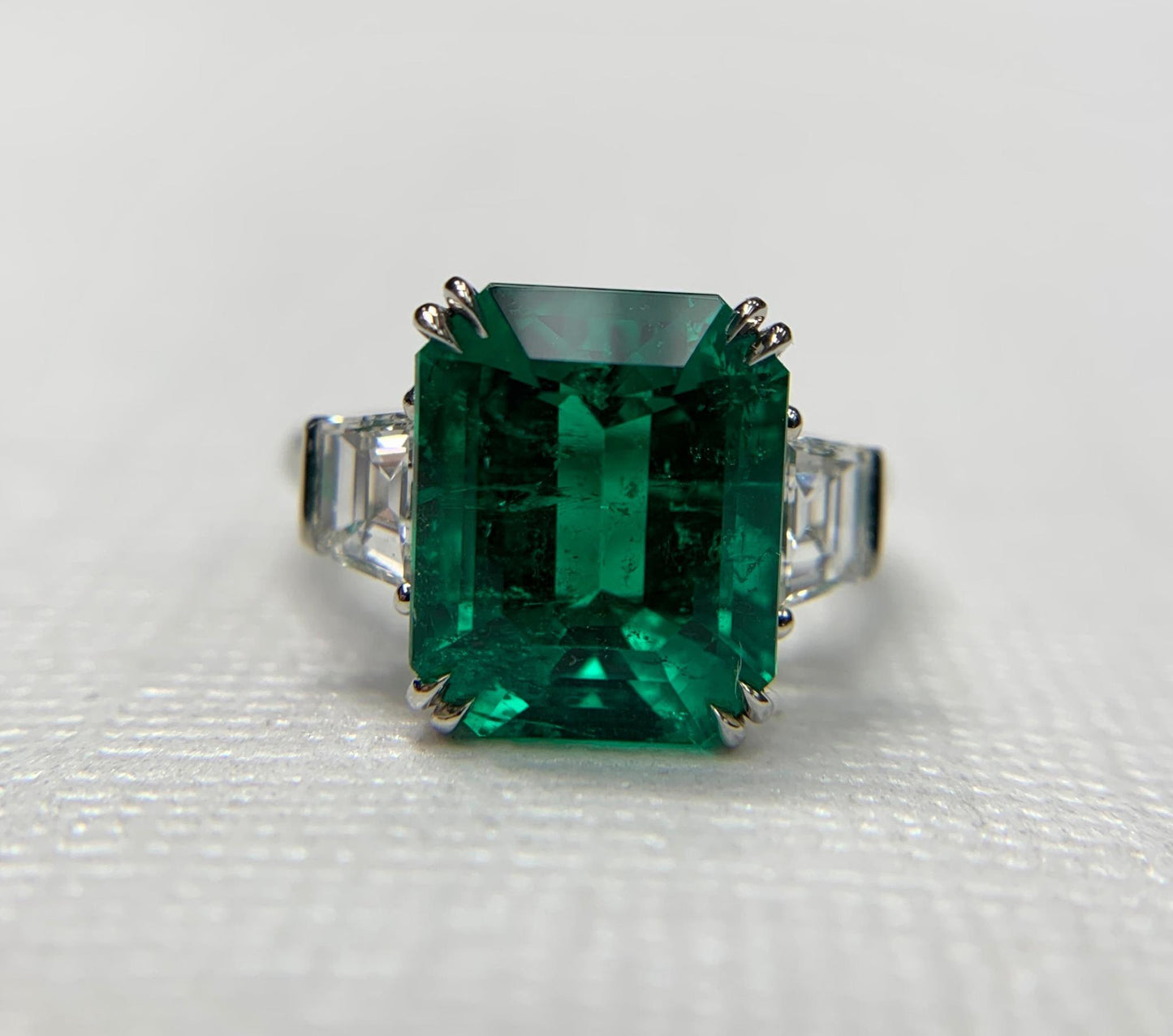 Emilio Jewelry Certified 7.15 Carat Muzo No Oil Colombian Emerald