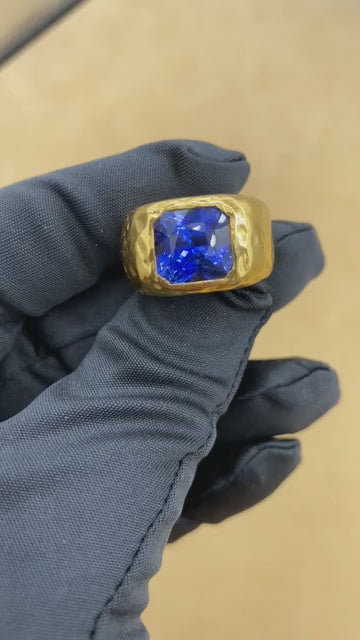 Emilio Jewelry AGL Certified 7.20 Carat Sapphire Ring Set in 22 Karat Gold