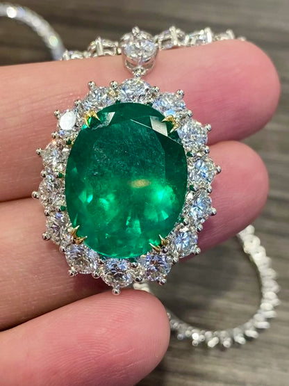 Emilio Jewelry Vivid Green Over 20 Carat Colombian Emerald Necklace