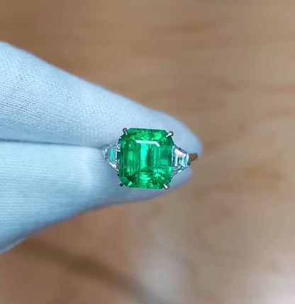 Emilio Jewelry Certified Vivid Green 5.50 Carat No Oil Muzo Emerald Ring